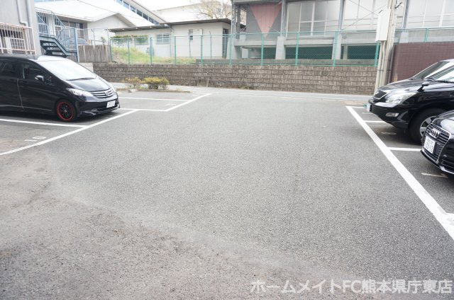 ラ・レジェンダⅡ水前寺の駐車場