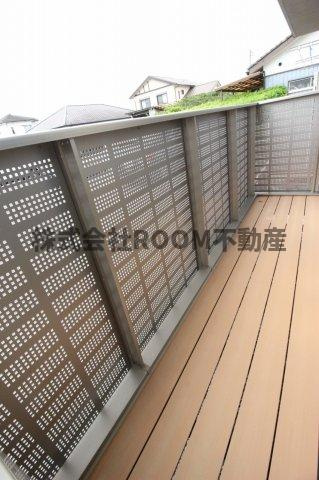 花笑み荘のバルコニー|外からの目が気にならないバルコニーで洗濯物が干せます