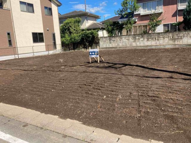 高崎市箕郷町下芝売地の外観|南道路で整形地。