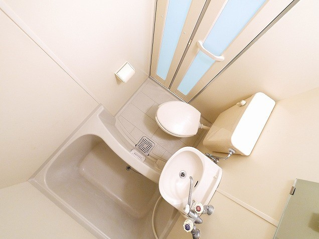 ヴィラあざみの浴室|コンパクトな浴室です