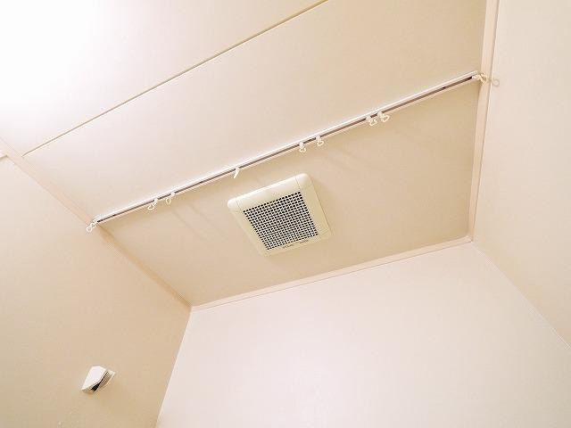 ヴィラあざみの設備|浴室は換気扇付きです