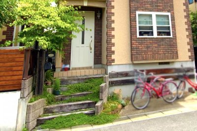 【外観】 | 宇治市五ケ庄大林　中古戸建 | 【室内情報】東南向きのバルコニーで洗濯物もよく乾き助かりますね(^^♪