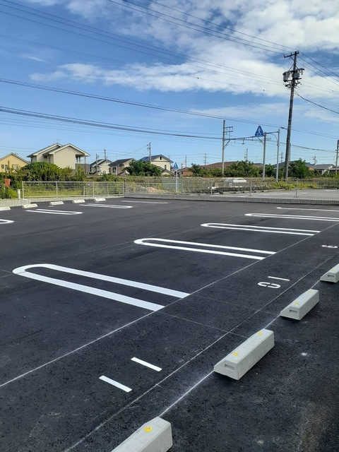 ルミエールの駐車場