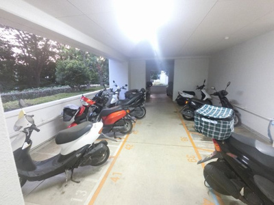 【その他共用部分】 | 若葉台団地４－３棟 | バイク置場です。