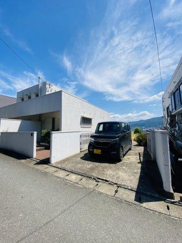 南区長丘4丁目　戸建ての駐車場