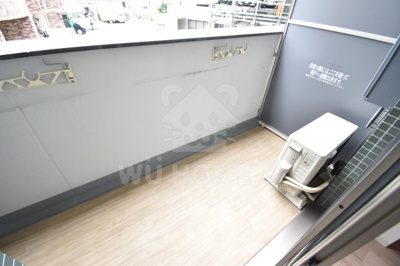 【バルコニー】 | プレサンス大阪福島シエル | 開放的で明るい空間を演出してくれるバルコニーです