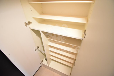 【その他】 | プレサンス大阪福島シエル | 小物を収納するのに便利です