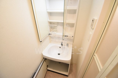 【独立洗面台】 | プレサンス大阪福島シエル | 朝の身支度には欠かせない独立洗面化粧台