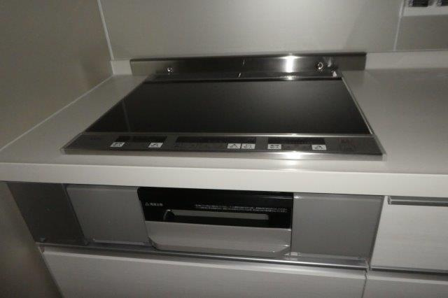 コルテのキッチン|3口IHコンロ