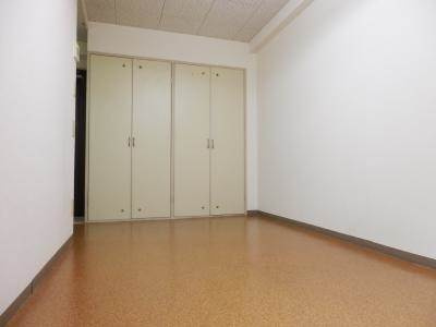 ボックス七条の子供部屋|洋室