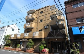 【外観】 | 富士見町オリエントマンション | 鉄筋コンクリート造のがっちりとした建物。
