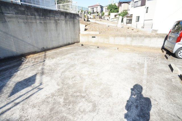 ヴィラウィスタリアの駐車場