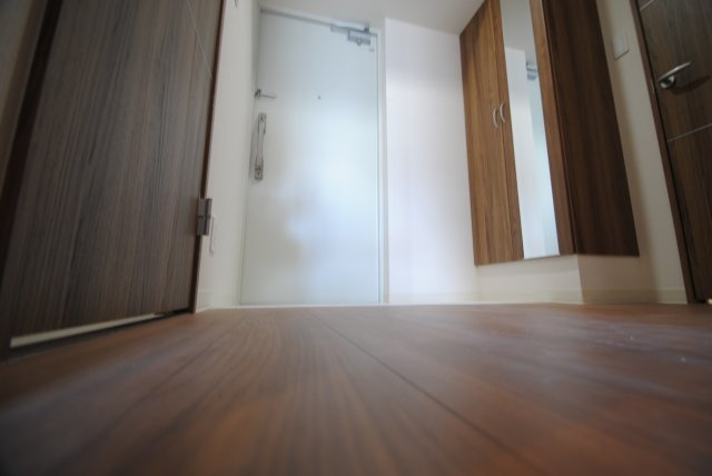 グランシャリオ諏訪野の玄関