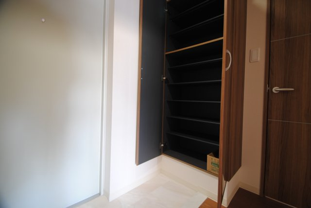 グランシャリオ諏訪野の収納