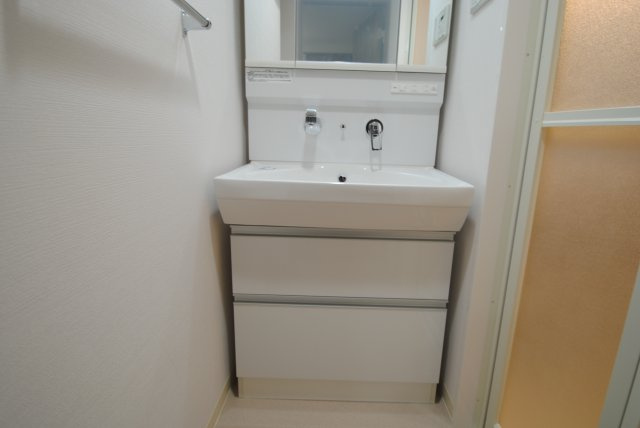 グランシャリオ諏訪野の独立洗面台