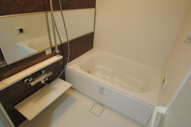 グランシャリオ諏訪野の浴室