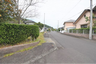 【前面道路含む現地写真】 | 田海町字五本松土地
