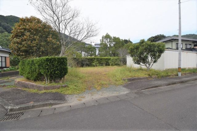 【前面道路含む現地写真】 | 田海町字五本松土地