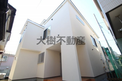 【外観】 | 海老名市大谷北4丁目　新築戸建て　全１棟 【仲介手数料無料】 | 白を基調とした明るい雰囲気の外観