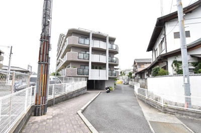 【周辺】 | リベール豊中清風荘 | 現在ご返済中のカーローン・カードローン・教育ローンなどを住宅ローンに一本化したり、家具家電購入費用・引越し費用を住宅ローンと組み合わせるなど、お客さまにメリットの多い住宅ローンのご提案が可能です。