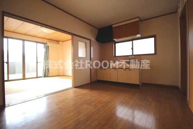 ロイヤル早鈴の居間・リビング