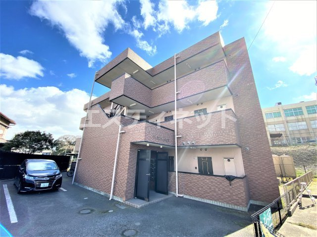 プリミエール里の前