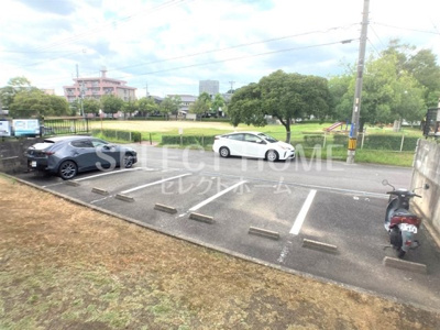 【駐車場】 | プラウディア光陽 | 駐車場があるので、車を買う予定の方も安心です