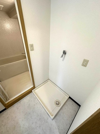 【設備】 | COZY COURT綱島 | 洗面所内にある室内洗濯機置き場です♪防水パンが付いているので万が一の漏水にも安心です！