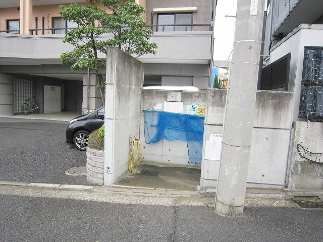 【その他共用部分】 | COZY COURT綱島 | 敷地内ごみ置き場でごみ出しもらくらく～♪忙しい社会人さんや主婦さんにもうってつけ！