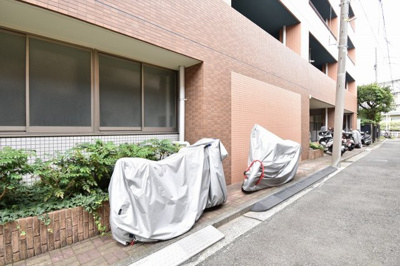 【その他共用部分】 | ロワール磯子 | バイク置場です。