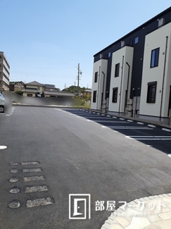 【駐車場】
