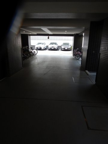 メインステージ滝野川グレイスの駐車場