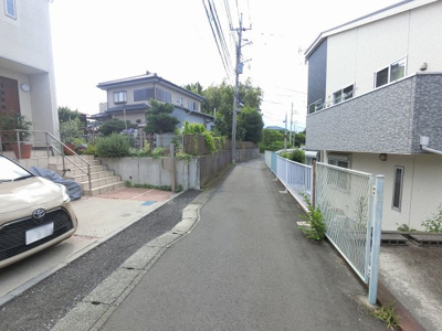 【周辺】 | 旭区今宿中古戸建 | 前面道路です。