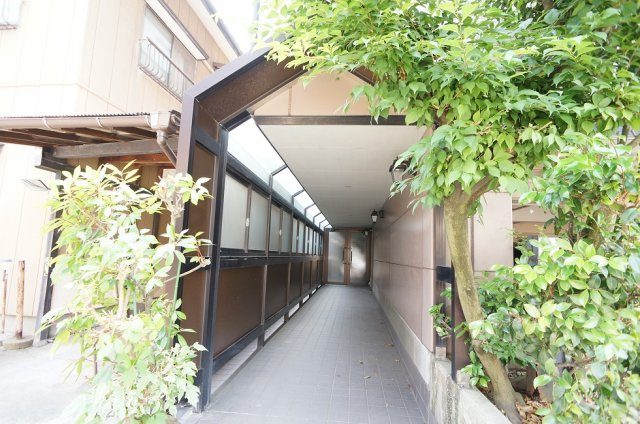 【エントランス】 | コーポラス万代