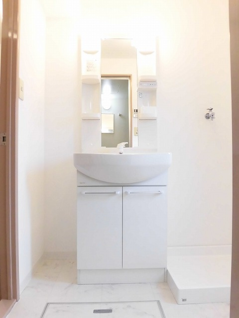 グロアール昭島の独立洗面台|※同建物別部屋イメージ