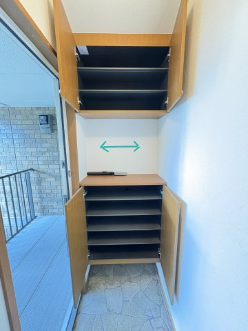 クレストの玄関