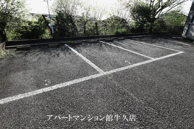 幸ハイツ-デザインリフォーム賃貸アパートの駐車場