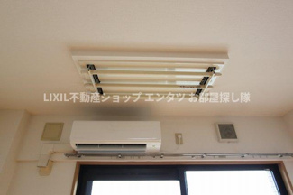【設備】 | スカイコート | エアコン・室内物干し（電動）