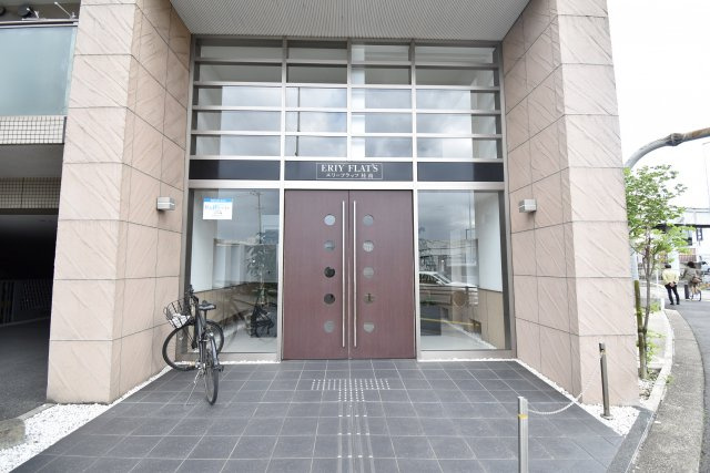 エリーフラッツ桂南のエントランス|清潔なエントランスです