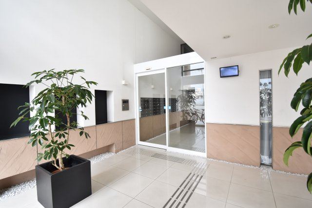 エリーフラッツ桂南のエントランス|毎日通るエントランスはこのようになっています