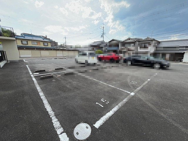 マンションサンライズ壱番館の駐車場