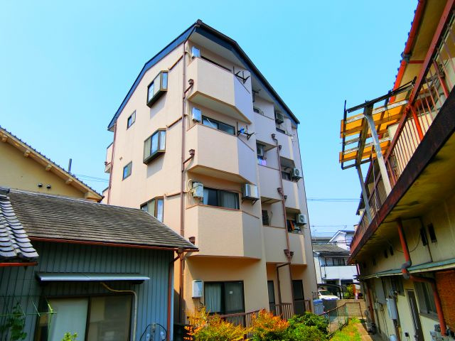 川辺ビルの外観