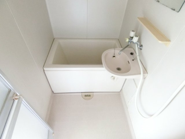 川辺ビルの浴室