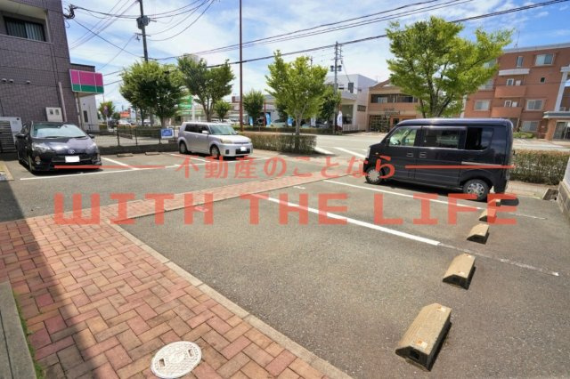 サンクチュアリー久留米Ⅵ【キャッシュバック対象物件】の駐車場|駐車場完備です