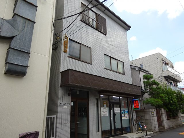 サンステイタスの外観