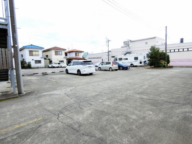 トミーハウス鹿島ガーデンⅠの駐車場