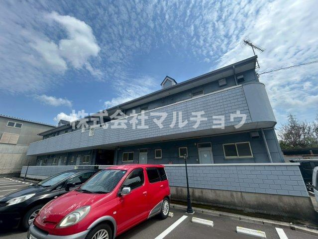プレジデンス稲成の駐車場