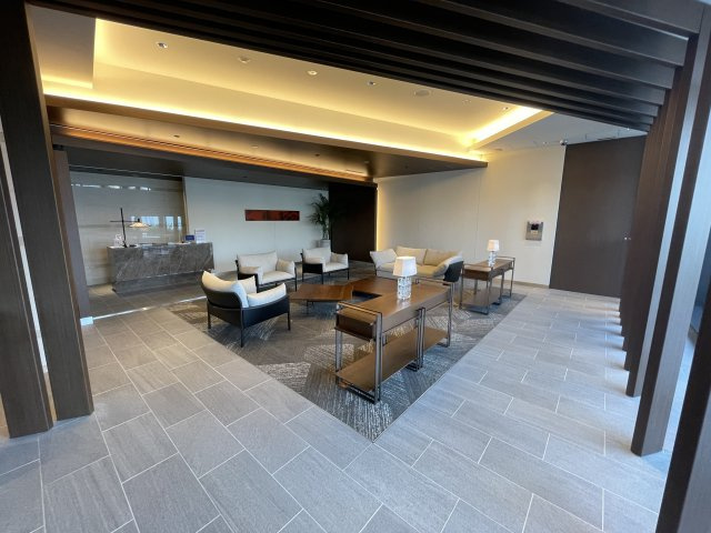 プラウドタワー堺東のエントランス