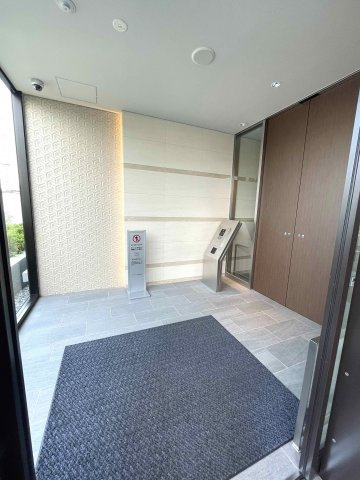 プラウドタワー堺東のエントランス