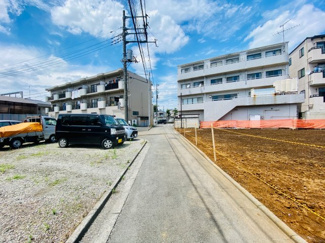 【前面道路含む現地写真】 | セットバック前：西側2.8ｍ公道
セットバック後：西側4ｍ公道